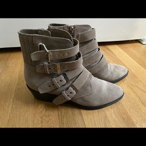 Beautiful dolce vita ankle boots in size 7.5